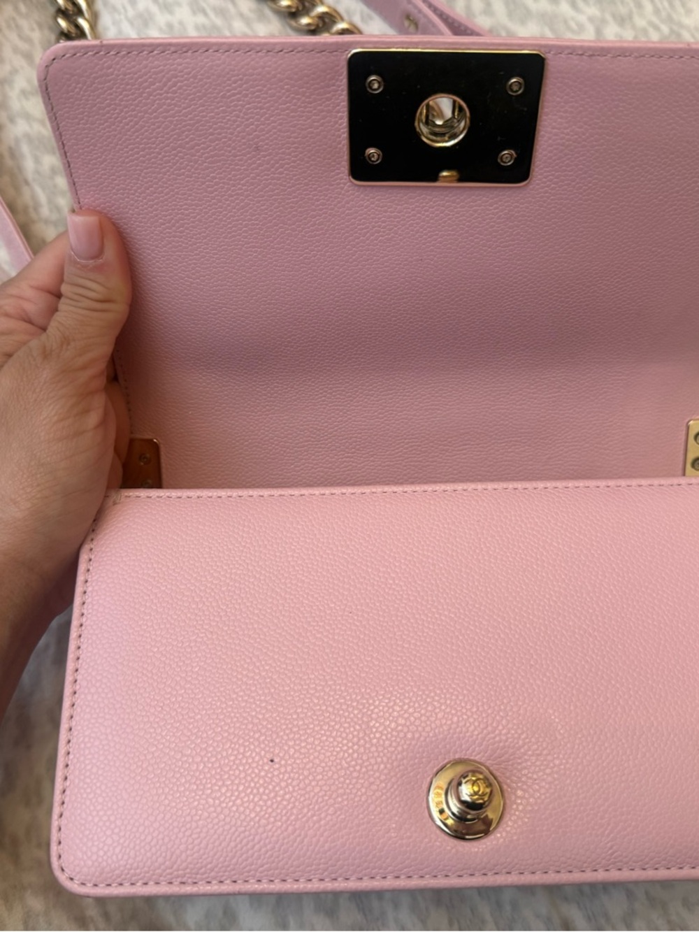 Pink Quilted Chain Shoulder Bag with Gold Hardware - Picture 4 of 15